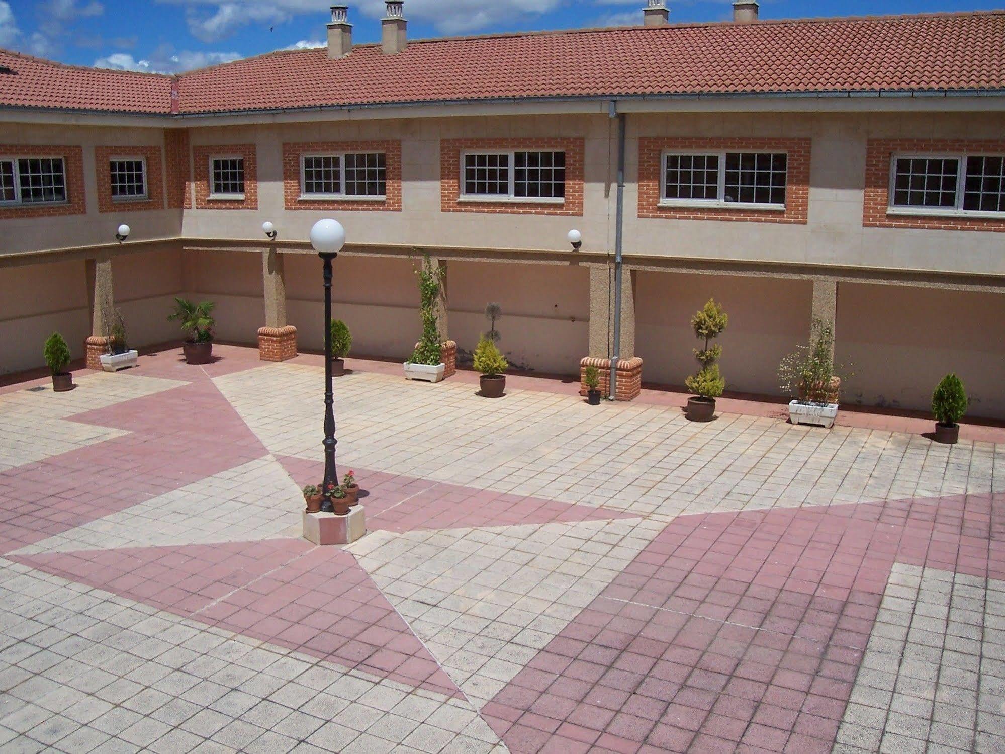 Hotel Mlc Benavente Esterno foto